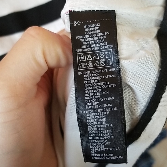 Sleeveless dress - Picture 4 of 4